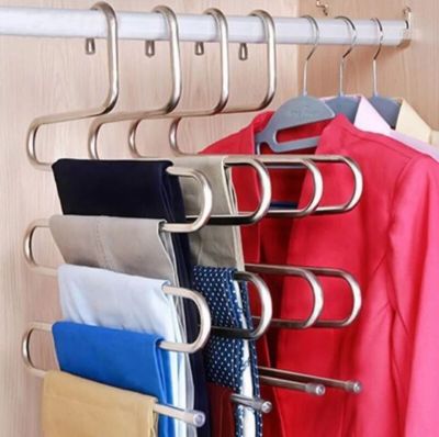 הכירו את קולב הבגדים המהפכני: 5 שכבות רב-תכליתיות לאחסון יעיל וחכם!